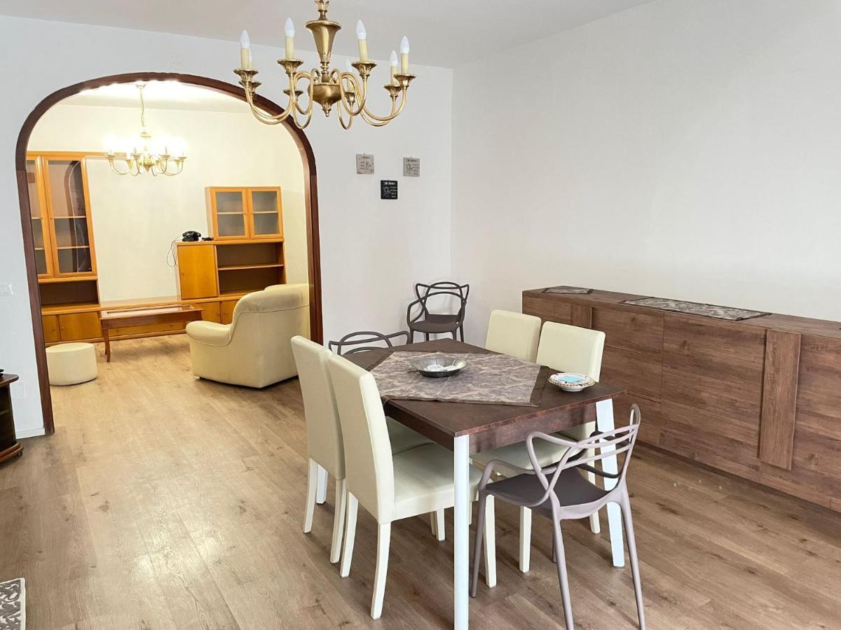 A Casa Di Elena Apartment Palermo Bagian luar foto