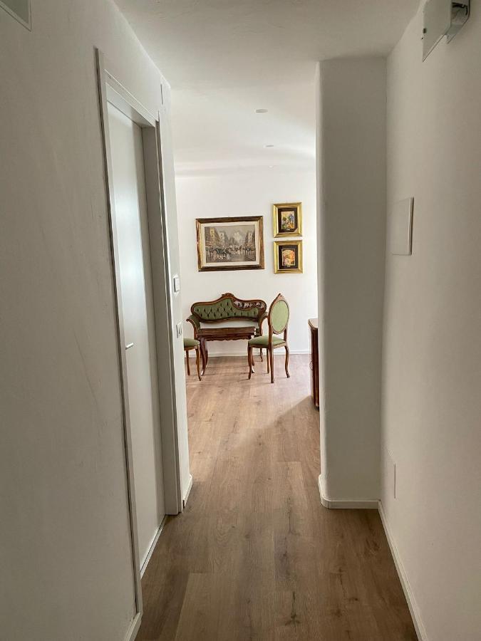 A Casa Di Elena Apartment Palermo Bagian luar foto