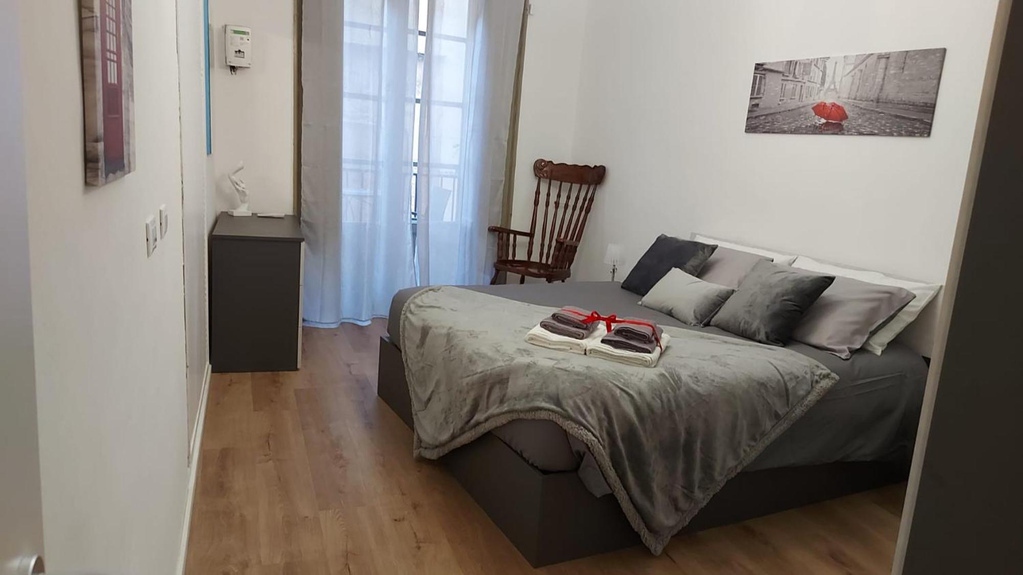 A Casa Di Elena Apartment Palermo Bagian luar foto