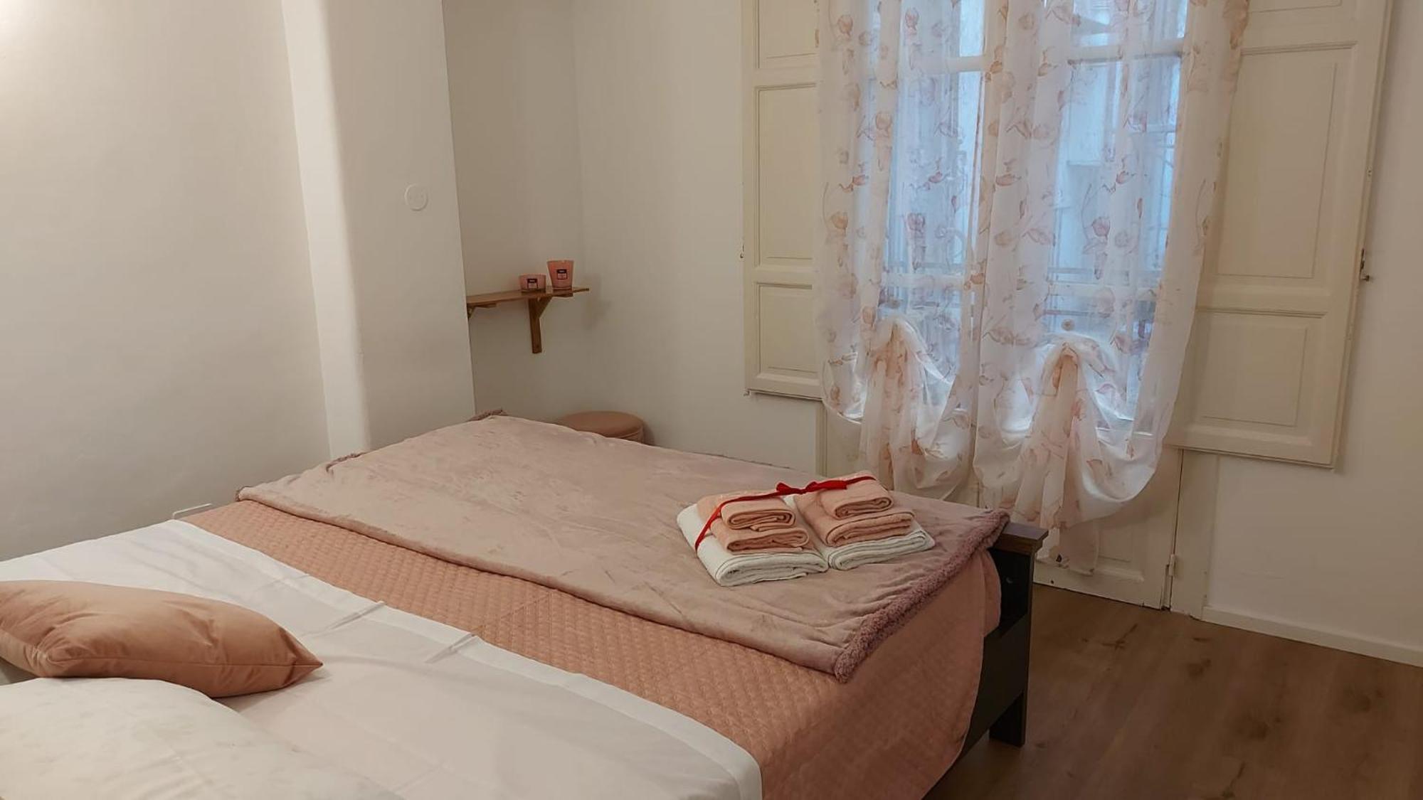 A Casa Di Elena Apartment Palermo Bagian luar foto